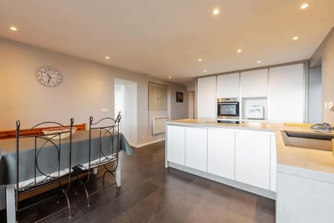 Kitchen or kitchenette, Dining area, dishwasher, oven, stove, toaster