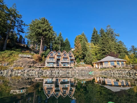 Jade Resort-Oceanfront Suites in Gowlland Harbour Apartment in Campbell River