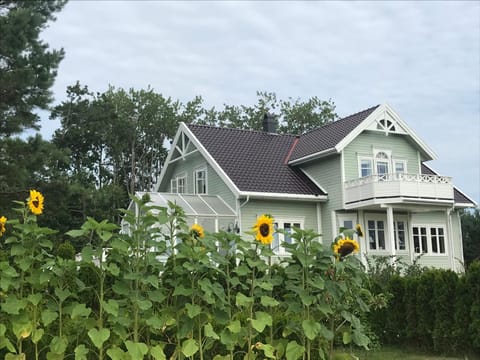 Property building, On site, Garden view