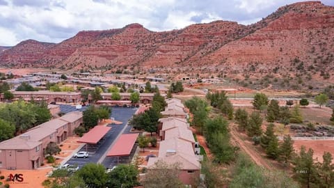 Property building, Neighbourhood, Natural landscape, Bird's eye view, Mountain view