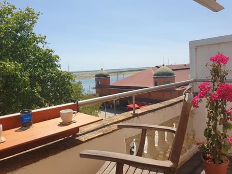 View (from property/room), Balcony/Terrace, Dining area, Sea view