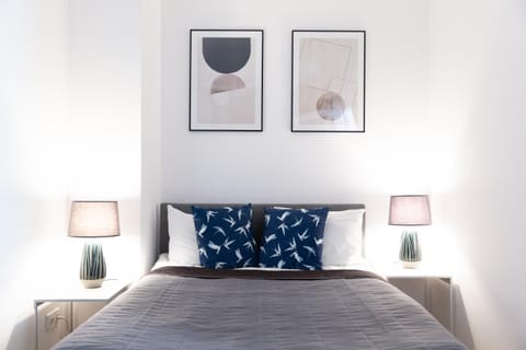 Bed, Photo of the whole room, Bedroom