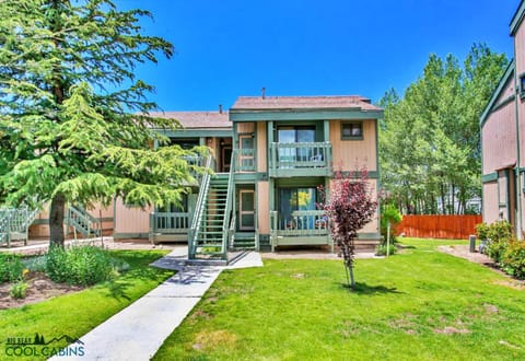 Property building, Spring, Day, Summer, Garden