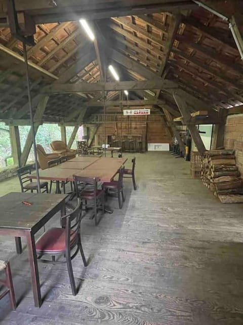 Manornella, beaux volumes, grand garage idéal Mas du Clos Apartment in Auvergne-Rhône-Alpes