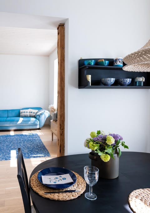 Living room, Photo of the whole room, Dining area