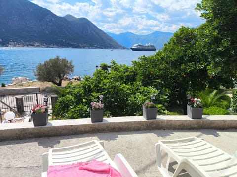 Patio, View (from property/room), Balcony/Terrace, Seating area, Sea view