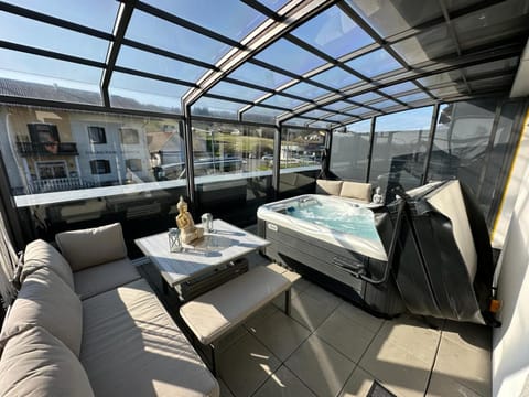 Hot Tub, Balcony/Terrace