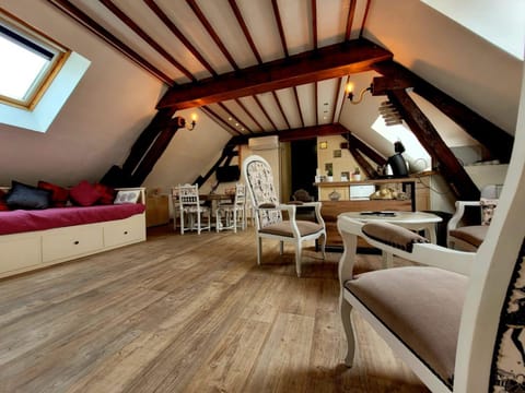 Living room, Decorative detail, Meals, kitchen