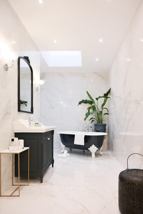 Bathroom, Bath