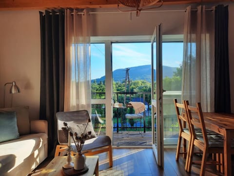 Natural landscape, View (from property/room), Balcony/Terrace, Living room, Mountain view
