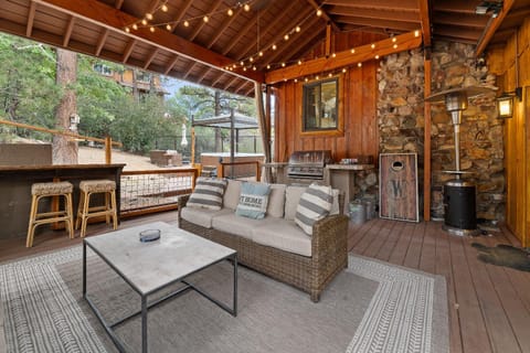 Patio, Day, BBQ facilities, Hot Tub, Seating area