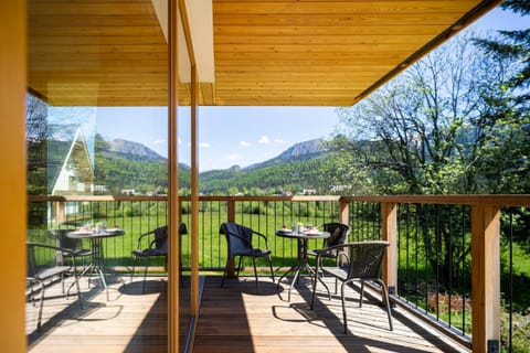 Balcony/Terrace, Mountain view