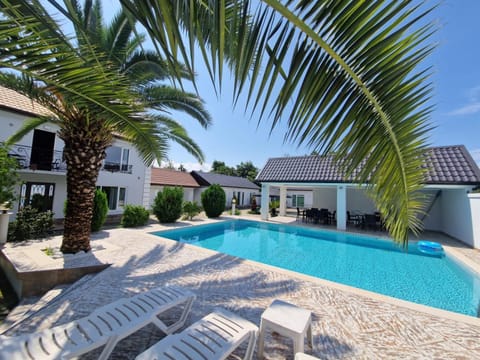 Day, Pool view, Area and facilities, Swimming pool, sunbed