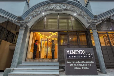 Facade/entrance