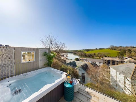 Garden, Hot Tub, Balcony/Terrace