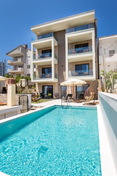 Property building, Pool view