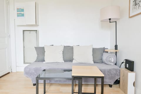Appartement Cosy and Quiet Paris Villette Apartment in Pantin