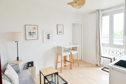 Appartement Cosy and Quiet Paris Villette Apartment in Pantin