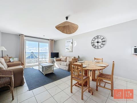 Living room, Sea view