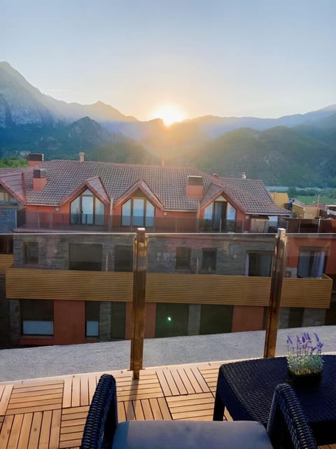 Natural landscape, View (from property/room), Balcony/Terrace, Mountain view, Sunrise