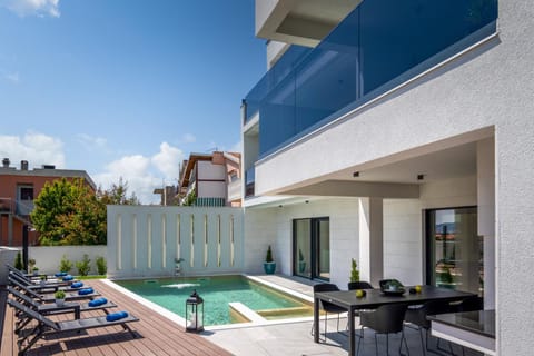 Balcony/Terrace, Swimming pool