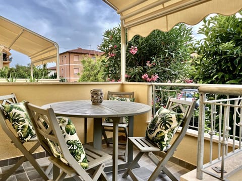 View (from property/room), Balcony/Terrace