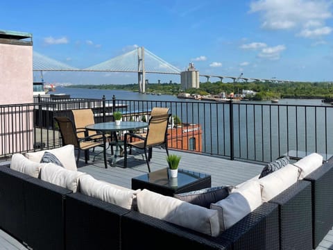 Riverview Estate House in Savannah