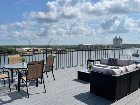 Riverview Estate House in Savannah