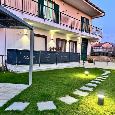Property building, Day, Garden, Garden view