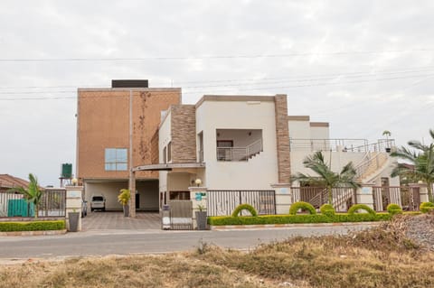 Property building, Day