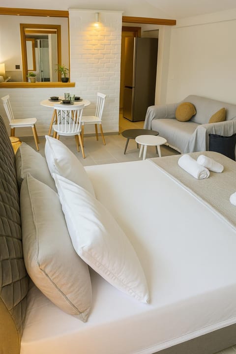 Bed, Living room, Dining area