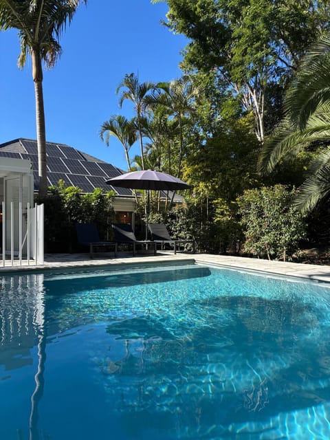 Garden, Swimming pool, sunbed