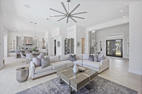 Waterfront home with pool, spa and kayaks/paddleboards House in Marco Island