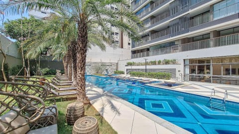 Facade/entrance, Swimming pool