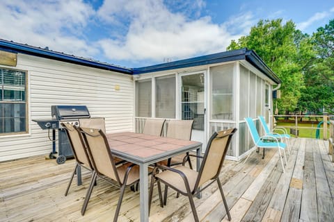 Secluded Hampstead Vacation Rental with Deck! House in Surf City