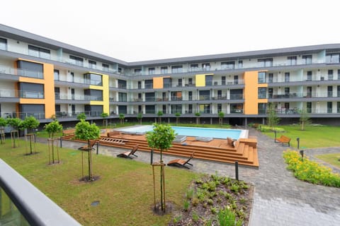 Property building, Day, Garden, Garden view, Pool view, Pool view, Swimming pool, sunbed