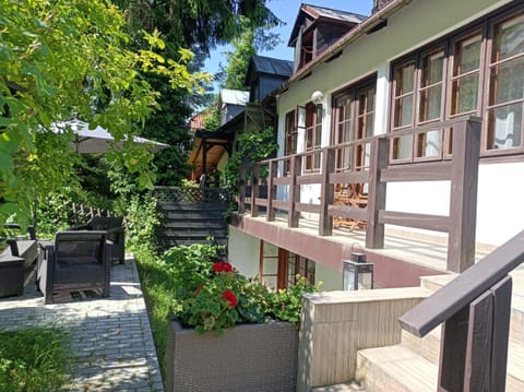 Day, Garden