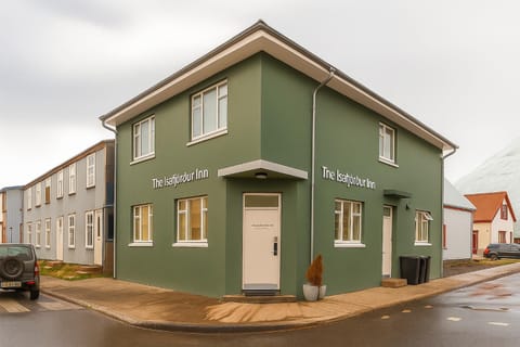 Property building, Neighbourhood