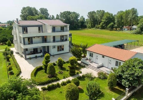 Garden, Garden view