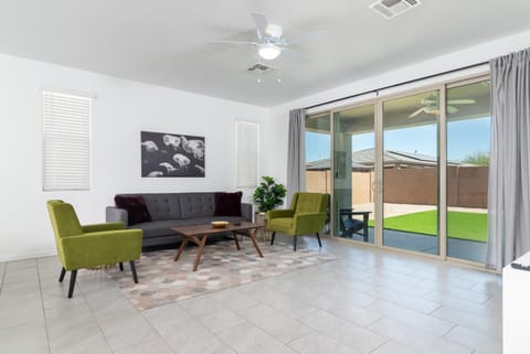 Living room, Seating area, fireplace