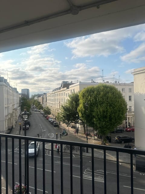 Day, Neighbourhood, View (from property/room), City view, Street view, Location