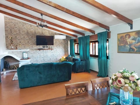 TV and multimedia, Living room, Seating area