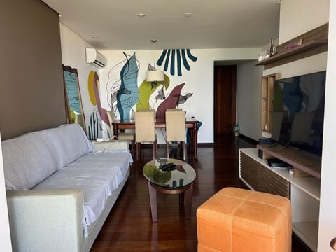 Belíssimo Apartamento Beira Mar em Ótima Localização Apartment in Rio de Janeiro