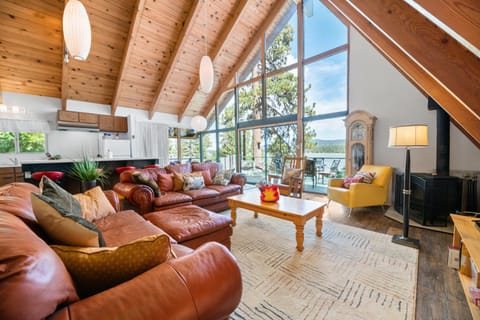 Living room, Decorative detail, Seating area