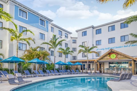 Property building, Restaurant/places to eat, Swimming pool