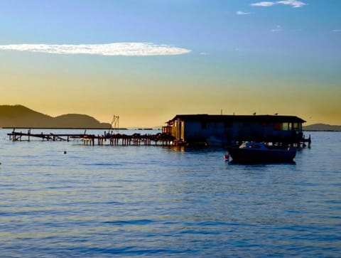 Bas de villa calme proche plages Apartment in La Seyne-sur-Mer