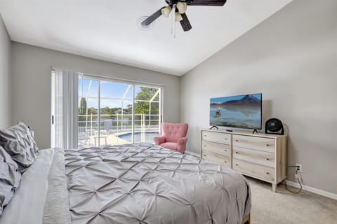 Pool Waterfront Lake 12 PPL Gorgeous House in Riverview