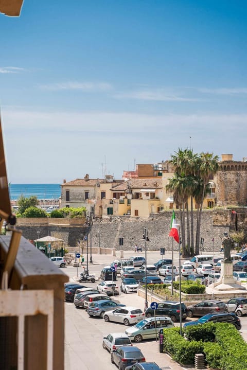 City view, Sea view