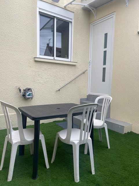 Petite maison climatisée Apartment in Créteil