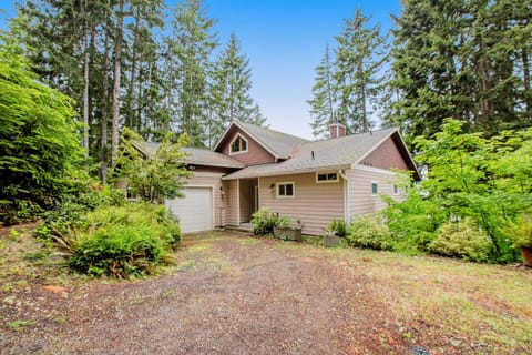 Woodstone Cabin Cabin in Lake Cushman